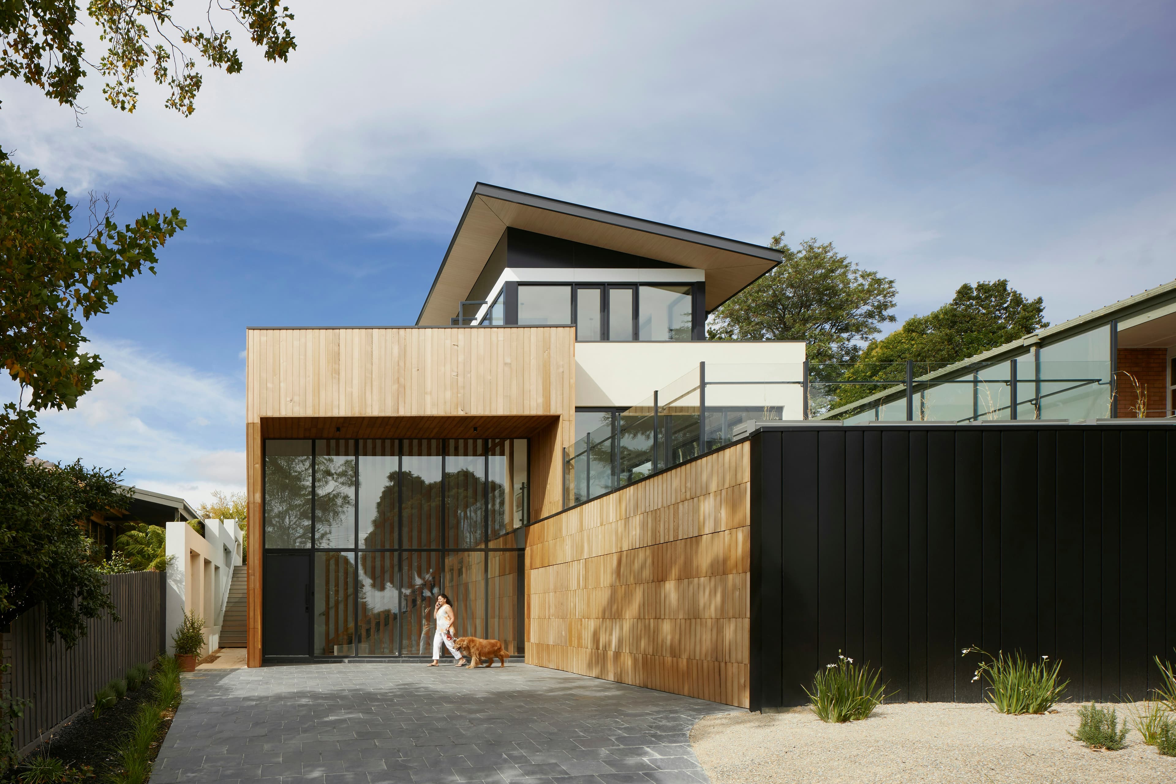 Modern Luxury Villa - Image 3